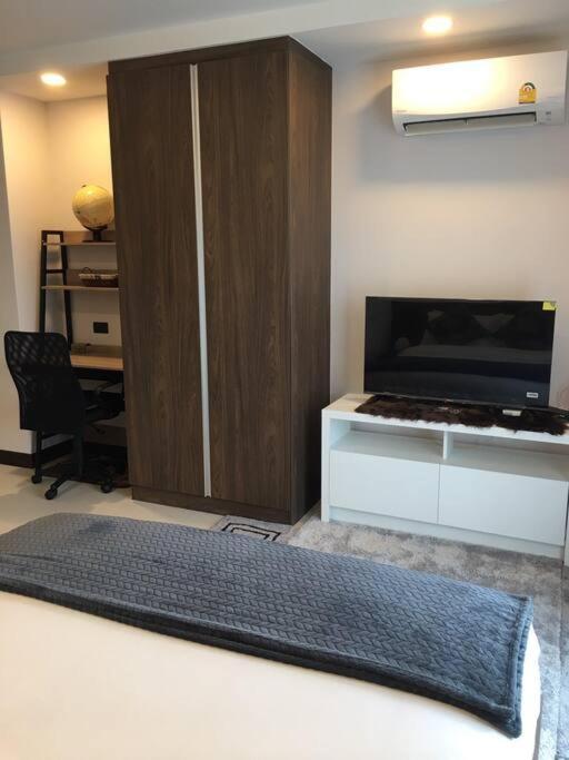 Apartment Lovely With Swimming Pool. *
