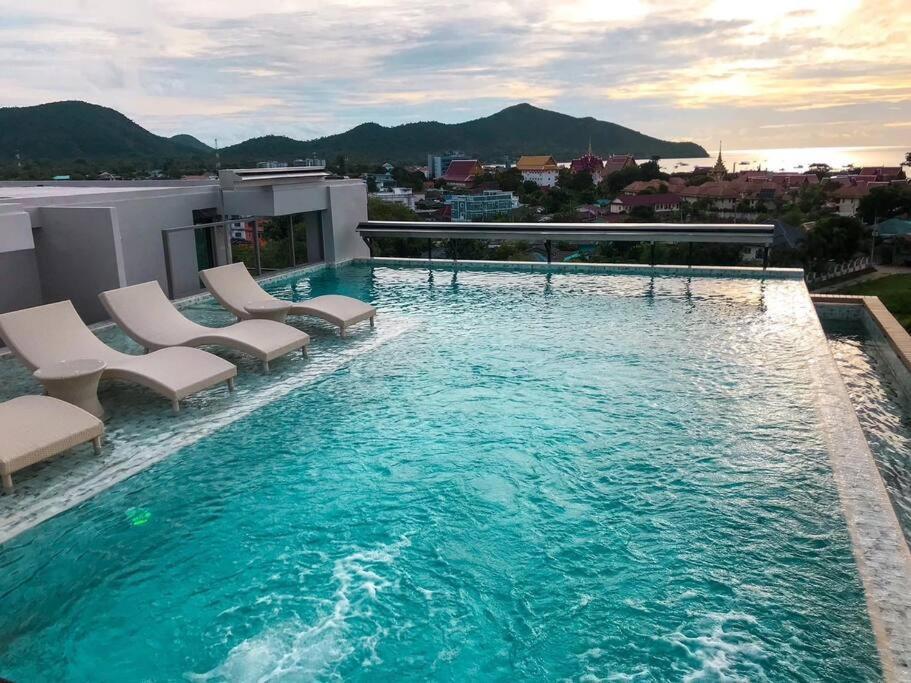 Lovely With Swimming Pool.
